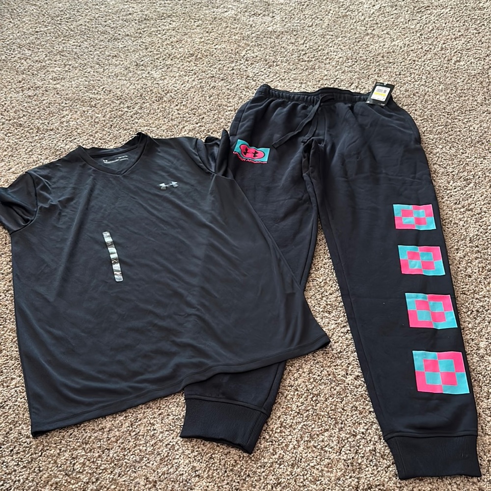 Under Armour NWT sz M jogger and v-neck Tee sz M